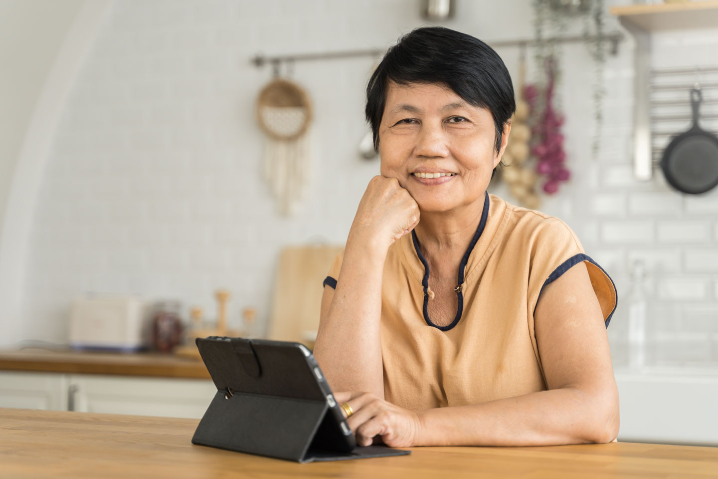 Senior woman using her tablet 