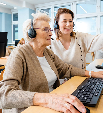 Photo of a training session in a computer lab