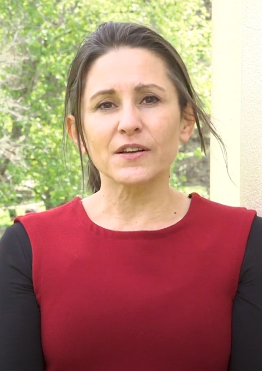 Woman explaining the decisions making steps 