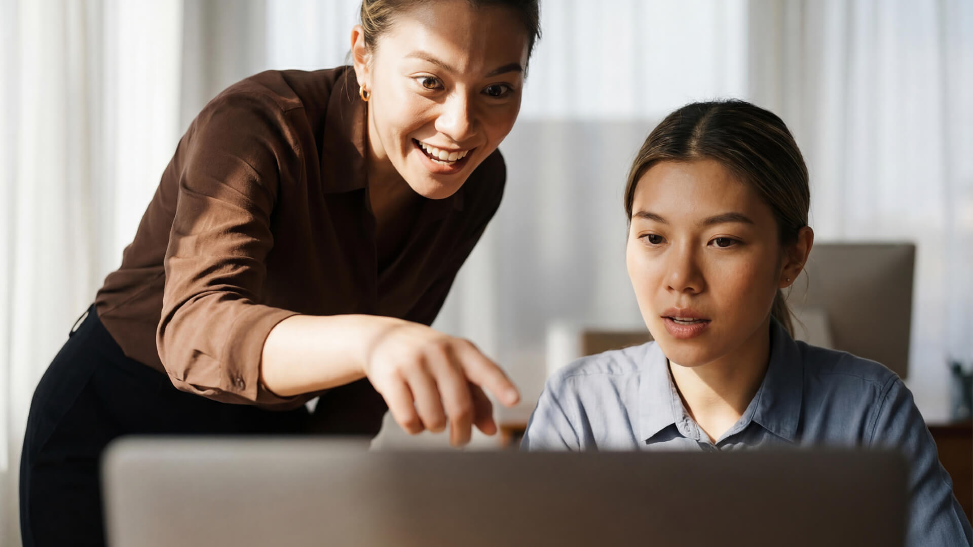 Secondment Program Icon Secondment with iO: immediate impact with 2,000+ experts | iO