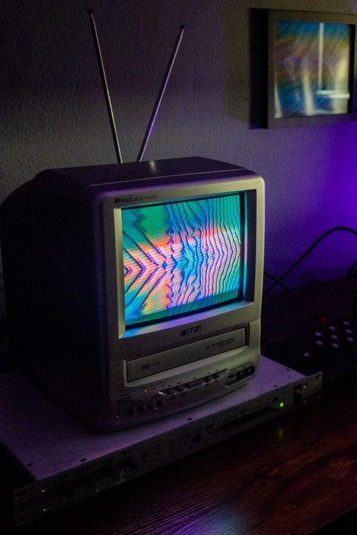 Sarah Zucker glitchy TV Sarah Zucker glitchy TV