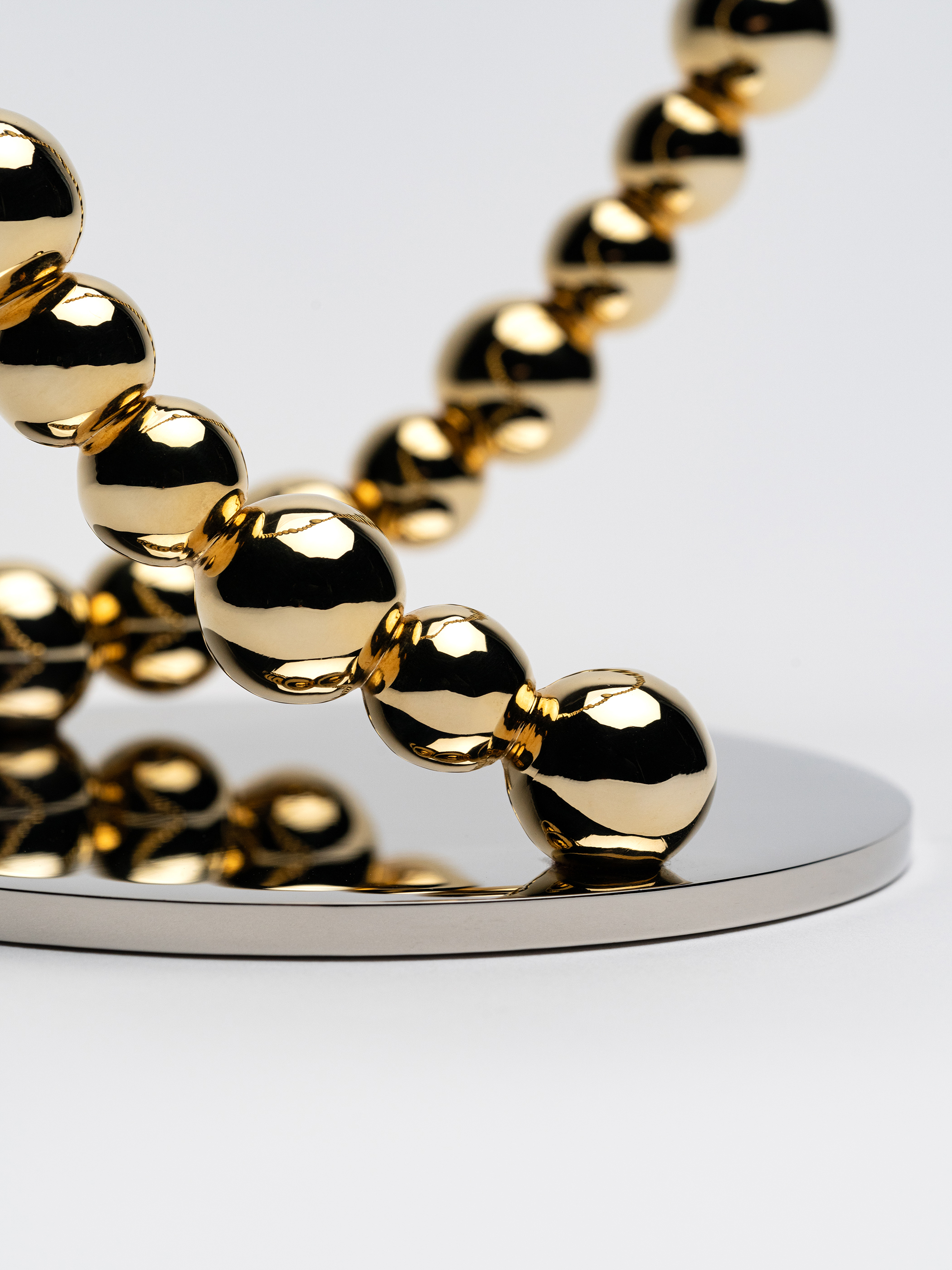 Kokoro (gold) by Jean-Michel Othoniel