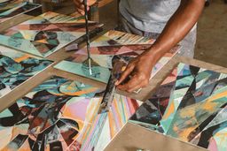 Che Lovelace painting in his studio Che Lovelace painting in his studio