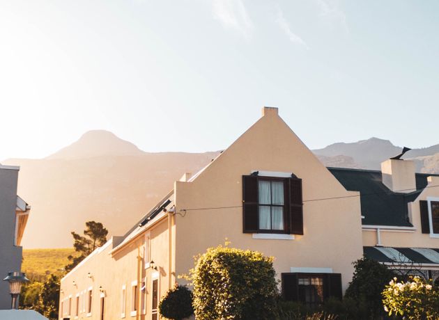 Bloc de maisons illustrant l'investissement en crowdfunding immobilier