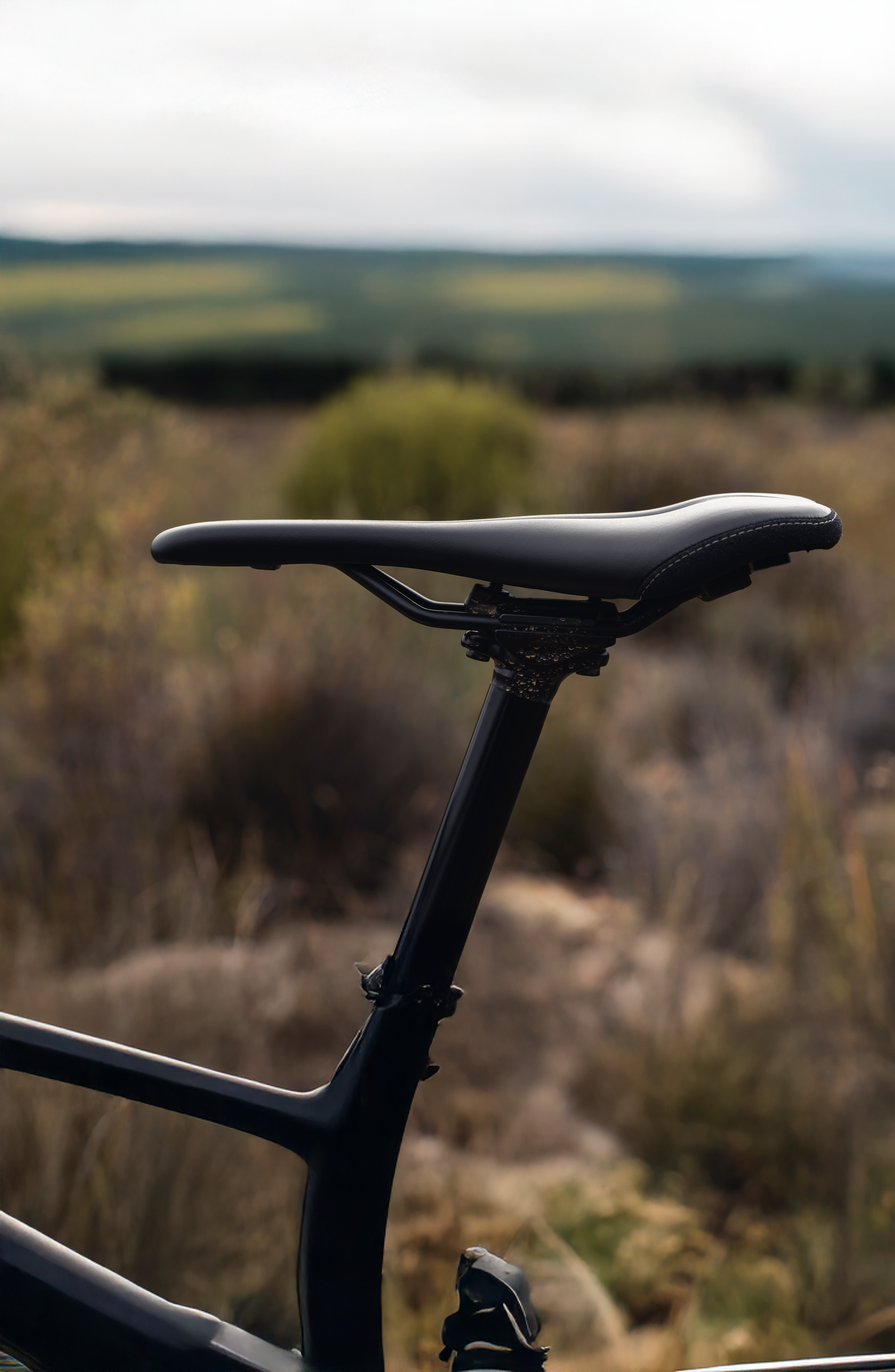 MTB trail saddle 611 active 2.1 Carbon | ergonomic & light | SQlab