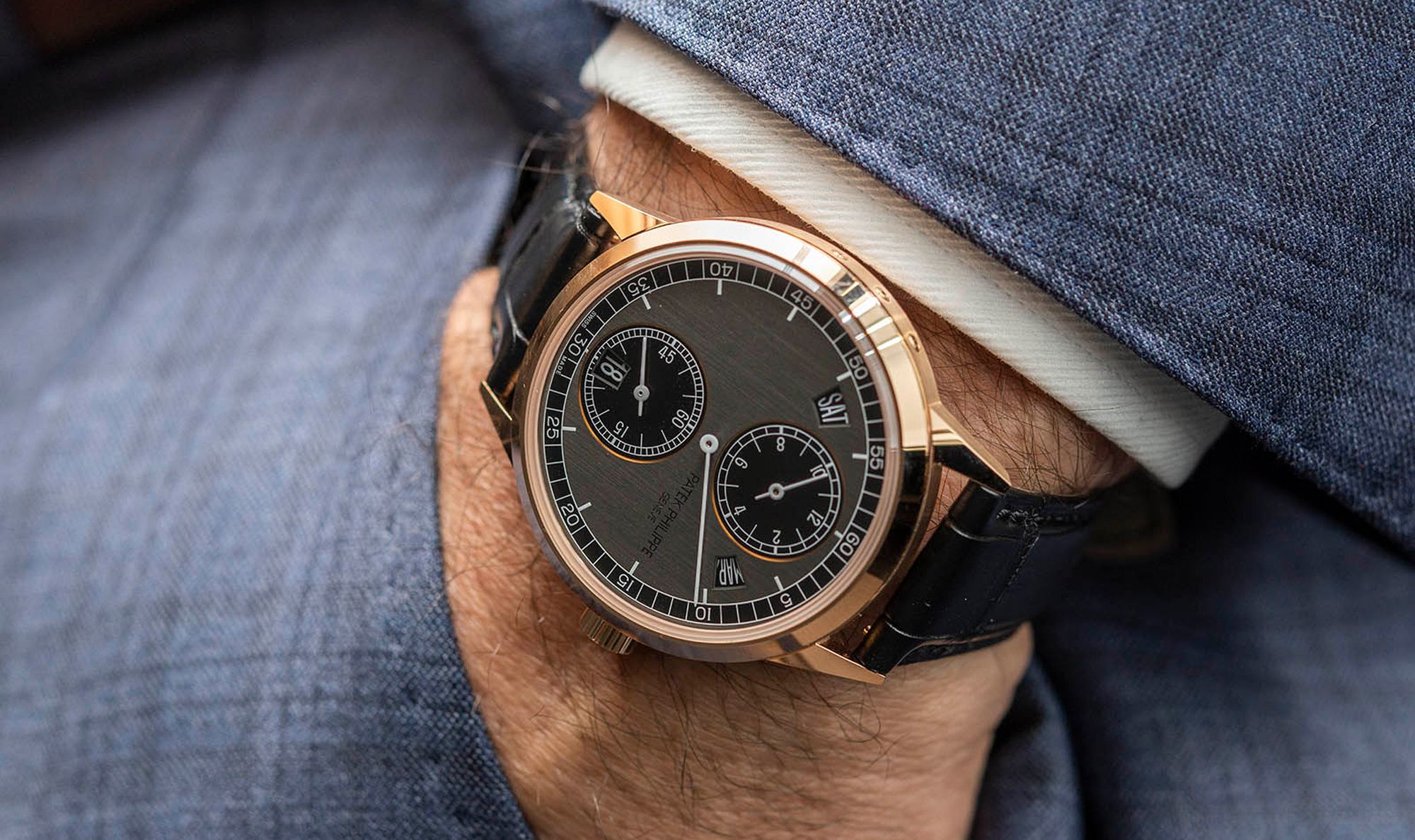 https://a.storyblok.com/f/120584/1600x950/6dac9b7965/5235-50r-001-patek-philippe-5235-50r-annual-calendar-regulator-7.jpg