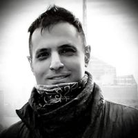 Ehsan Bigloo Headshot