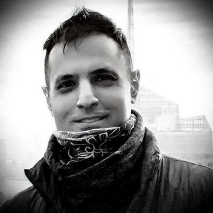 Ehsan Bigloo Headshot