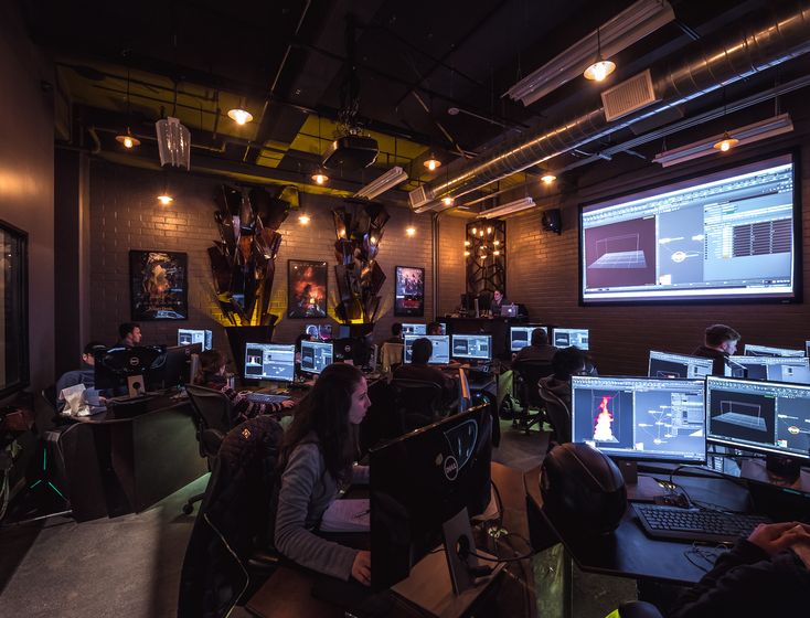 Students in Gnomon's computer labs