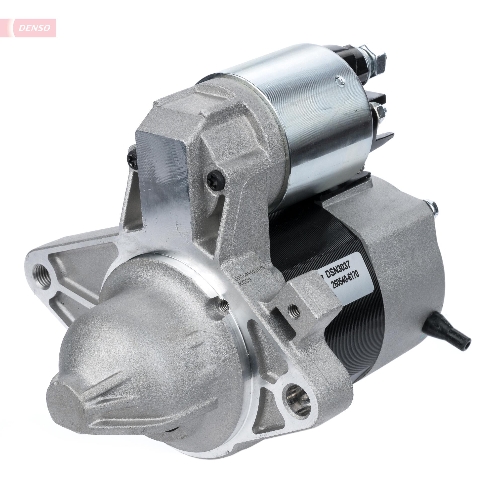 Demarreur Denso neuf sur fond blanc
