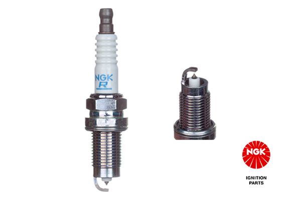 Bougie d'allumage NGK sur fond blanc avec zoom sur l'electrode centrale