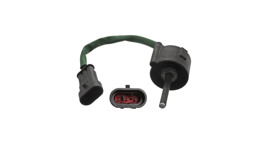 Ein Tankgeber mit einem grünen Kabel, einem schwarzen Stecker und einer Metallsonde, dargestellt aus verschiedenen Blickwinkeln auf weißem Hintergrund.