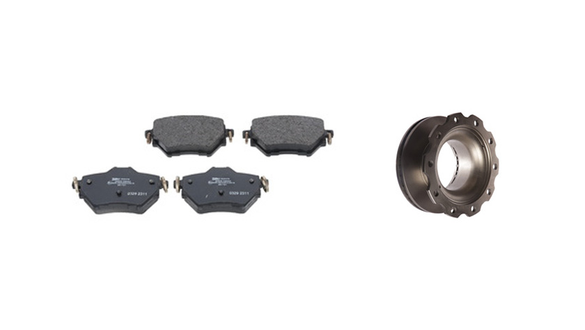 Plaquettes et disques de frein Valeo sur fond blanc