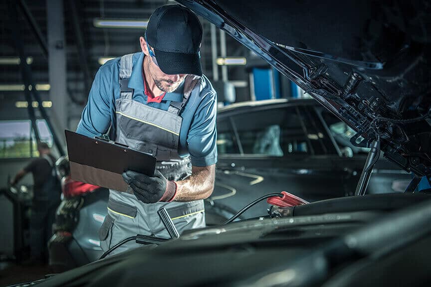 Titelbild des Blogbeitrags zum Thema Inspektion am Auto