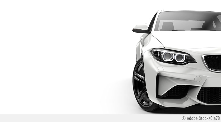 BMW blanche vue de face sur fond blanc