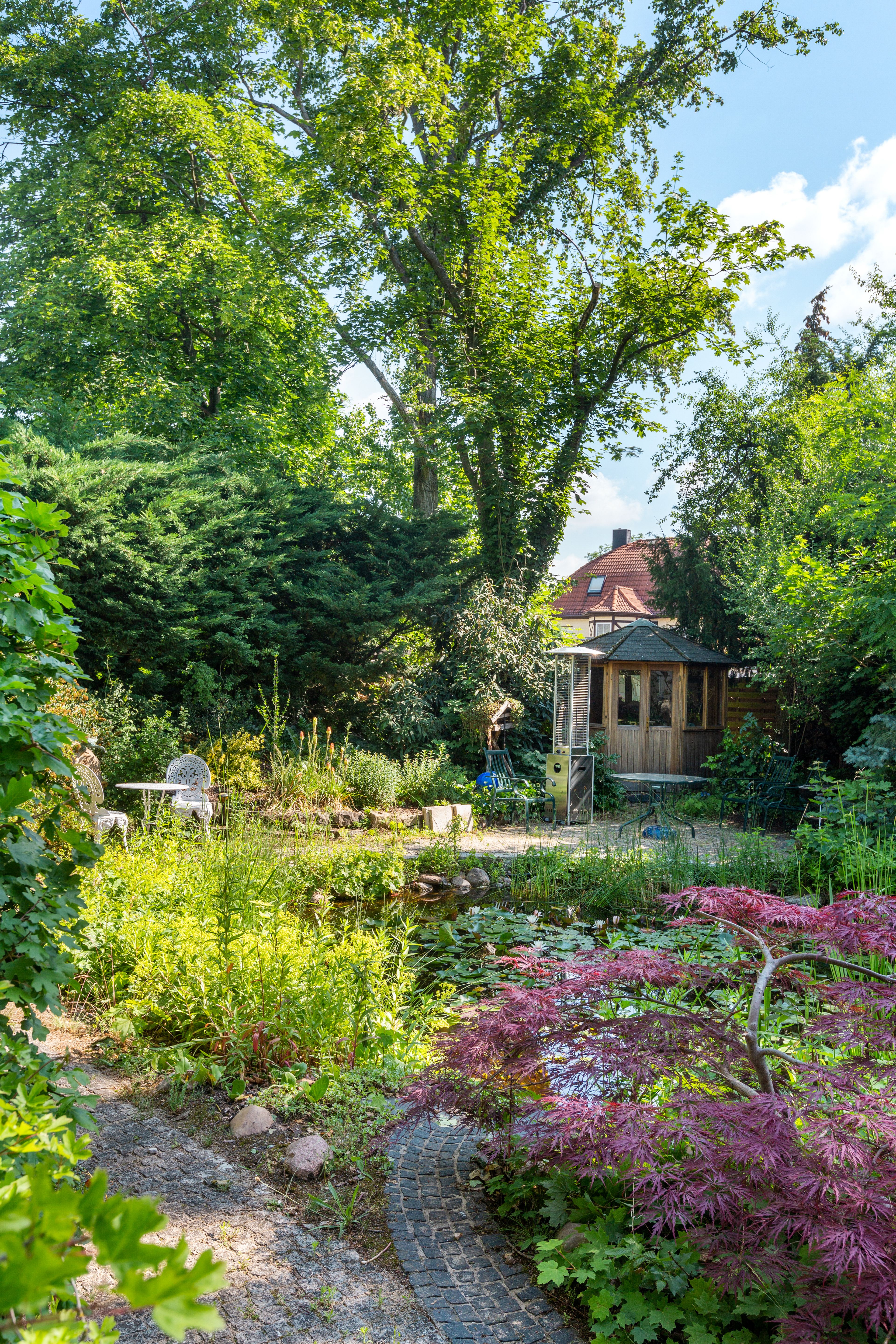 Garten mit Teich