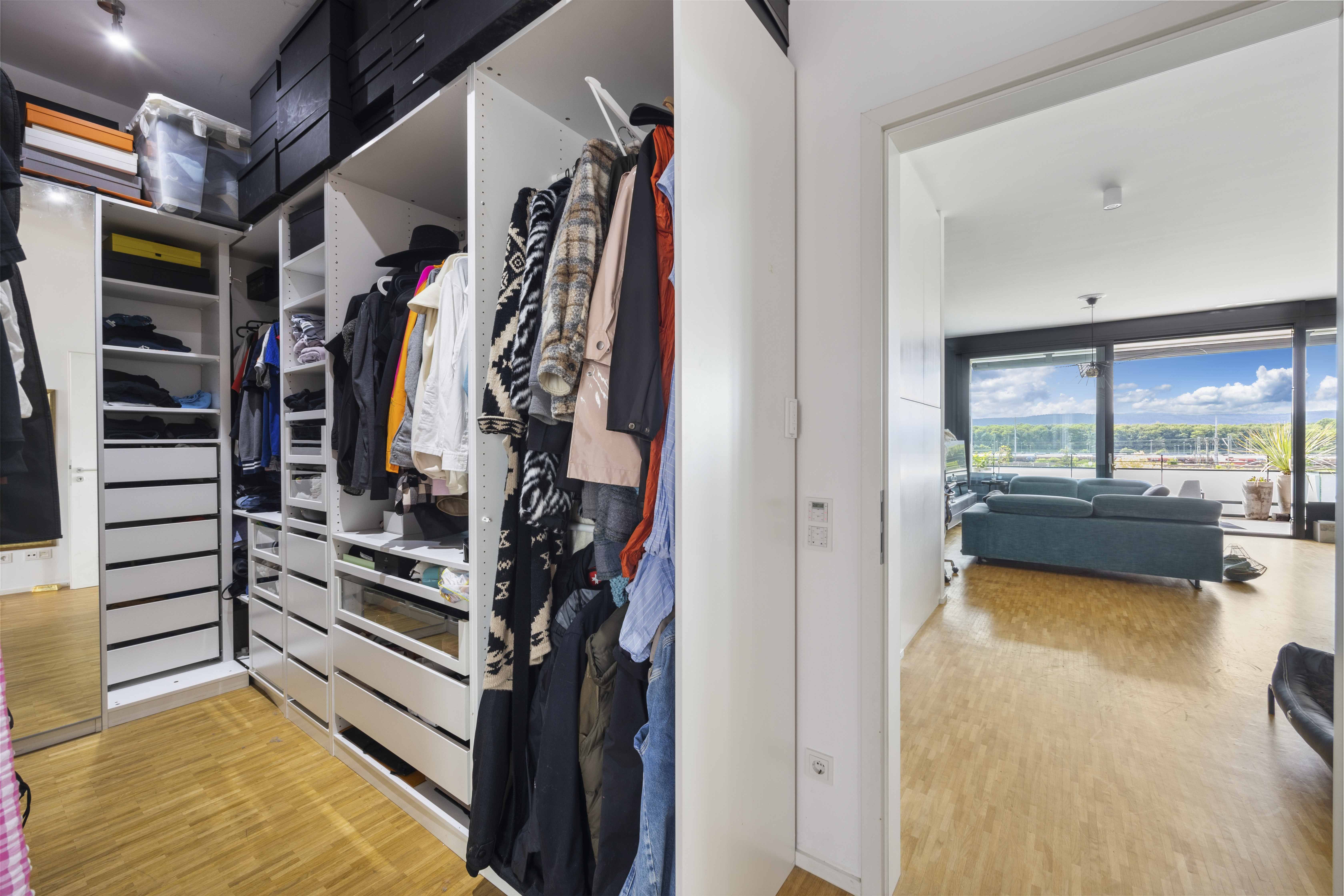 Begehbarer Kleiderschrank