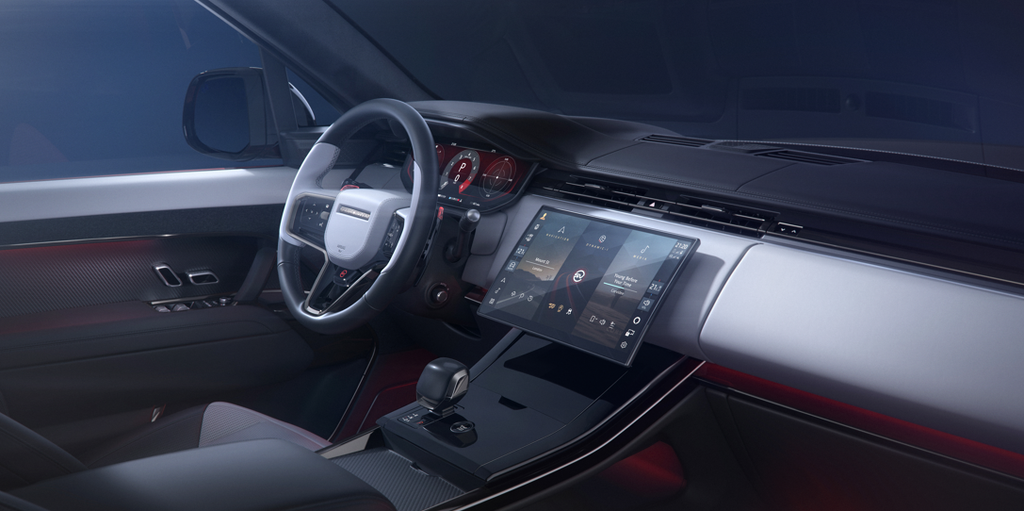 Infotainment screen inside a Range Rover Sport SV