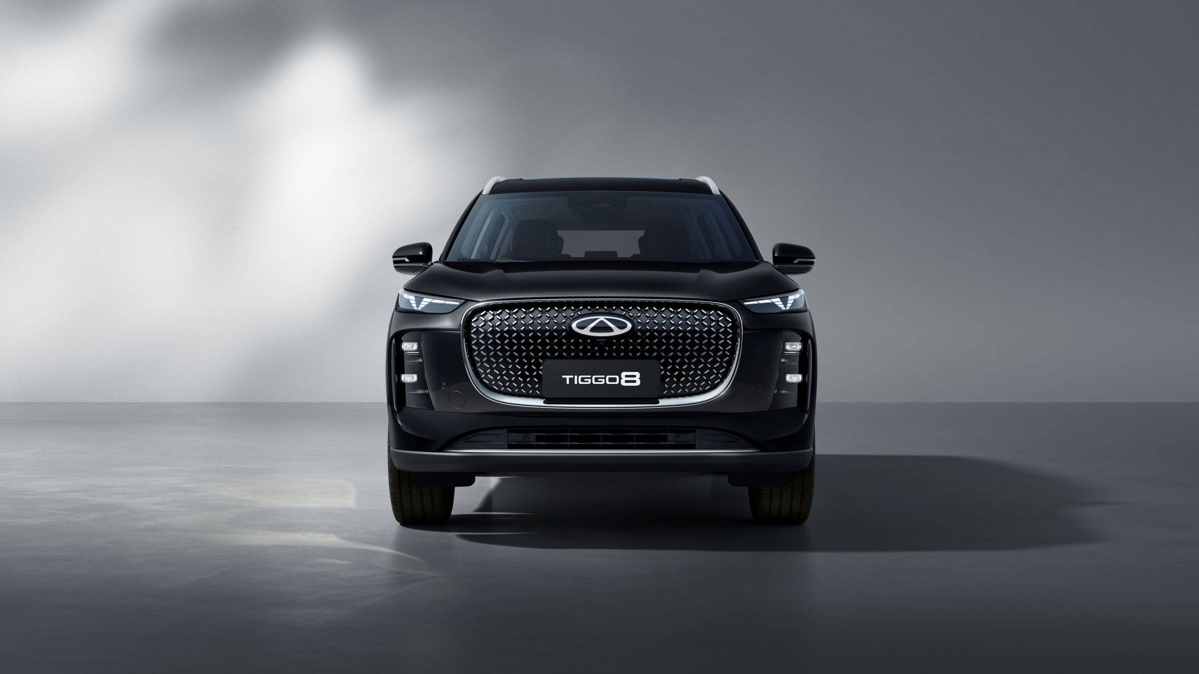 TIGGO 8 Midnight Black front end