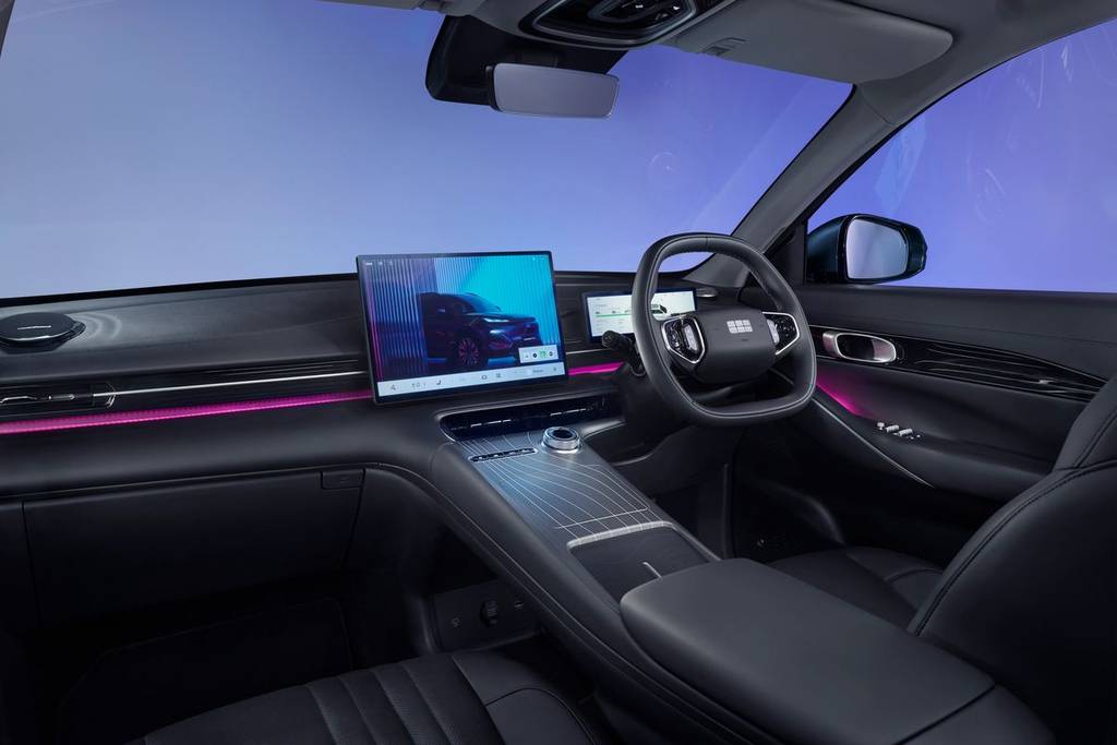 Geely Starray EM-i Front Cabin Centre Console with the centre screen illuminated