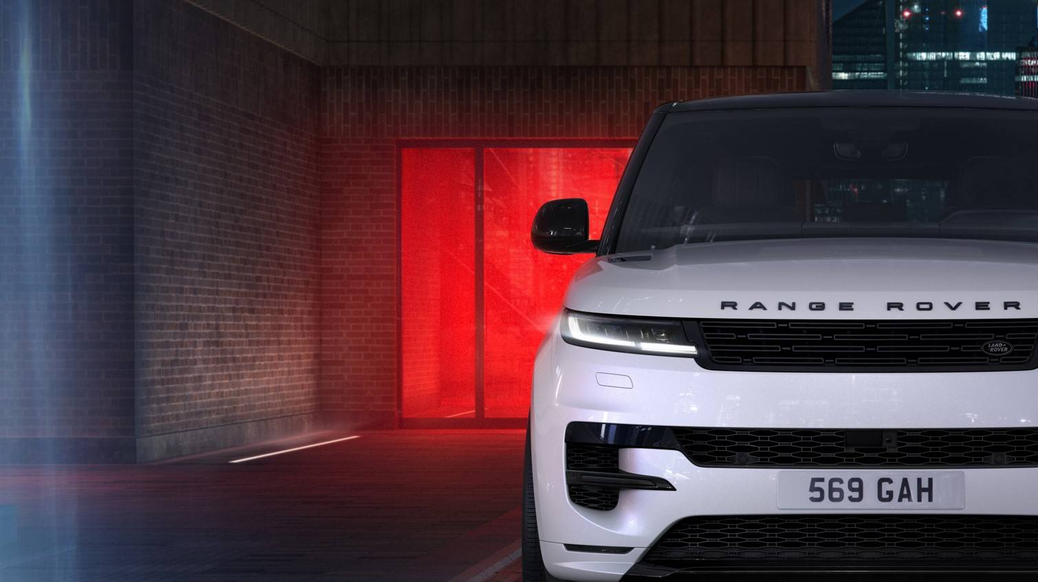 RANGE ROVER SPORT BATTERSEA EDITION LIFESTYLE FRONT 150426