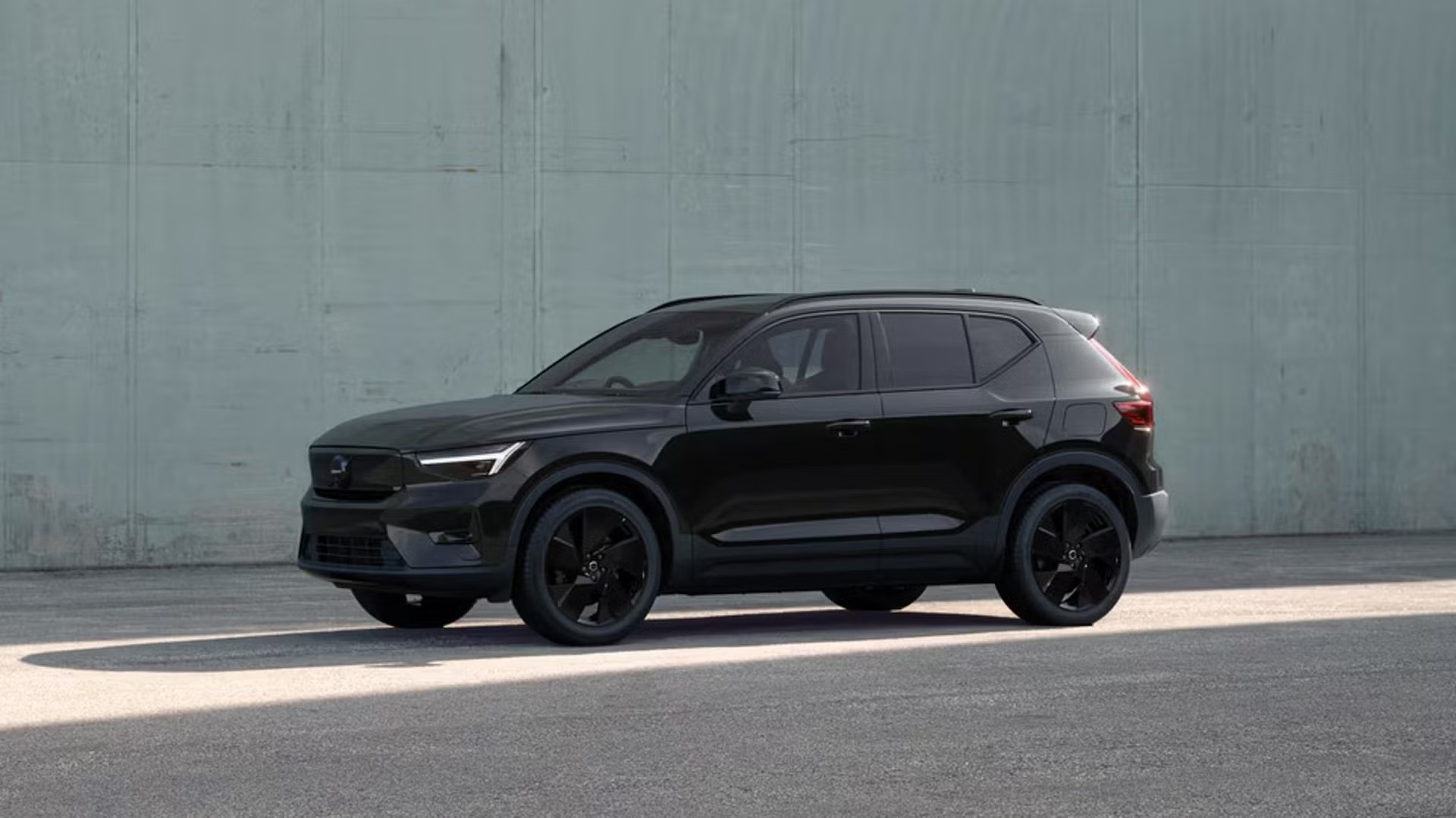 Volvo EX40 Black Edition 2025