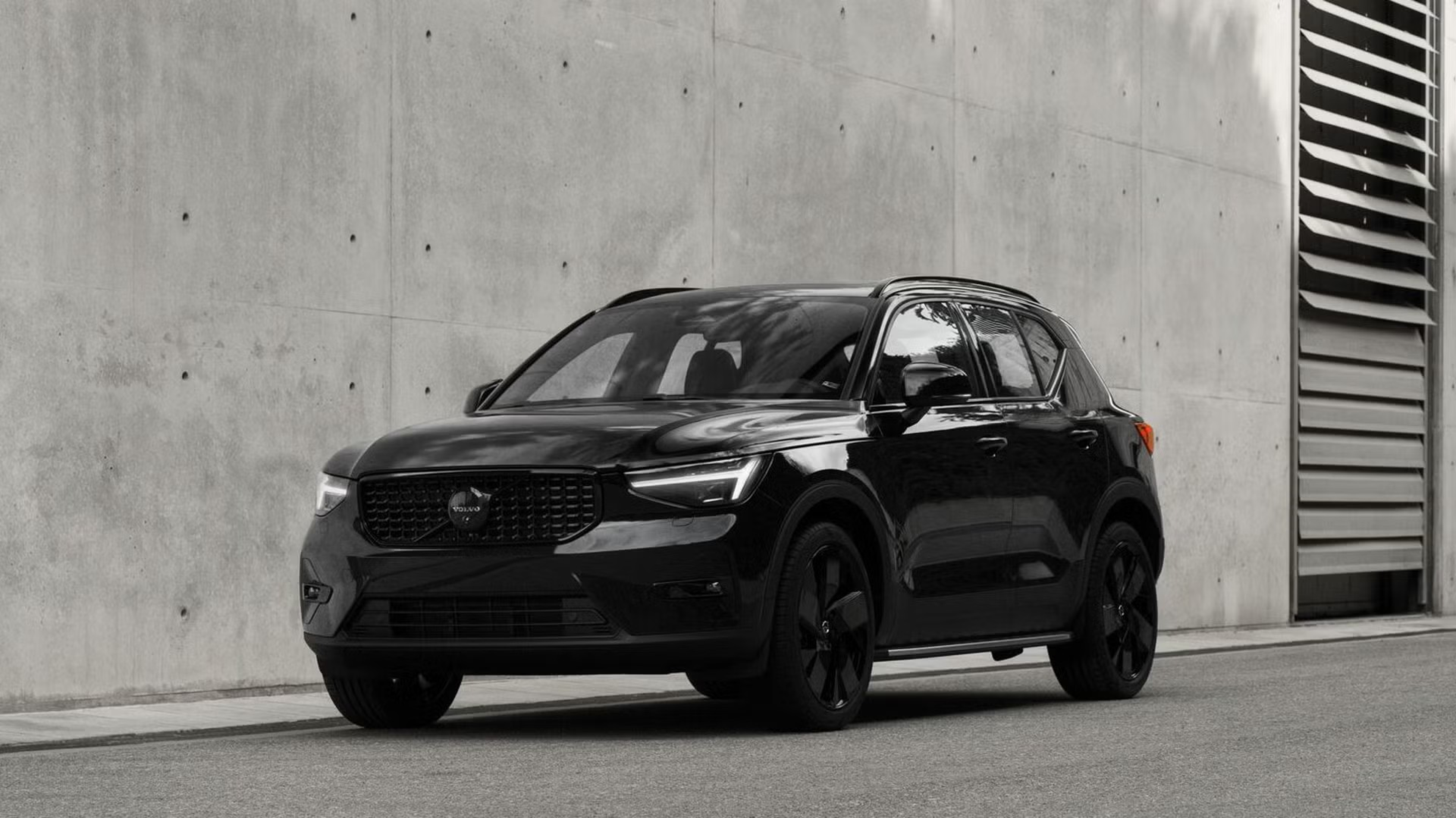Volvo XC40 Black Edition 2025