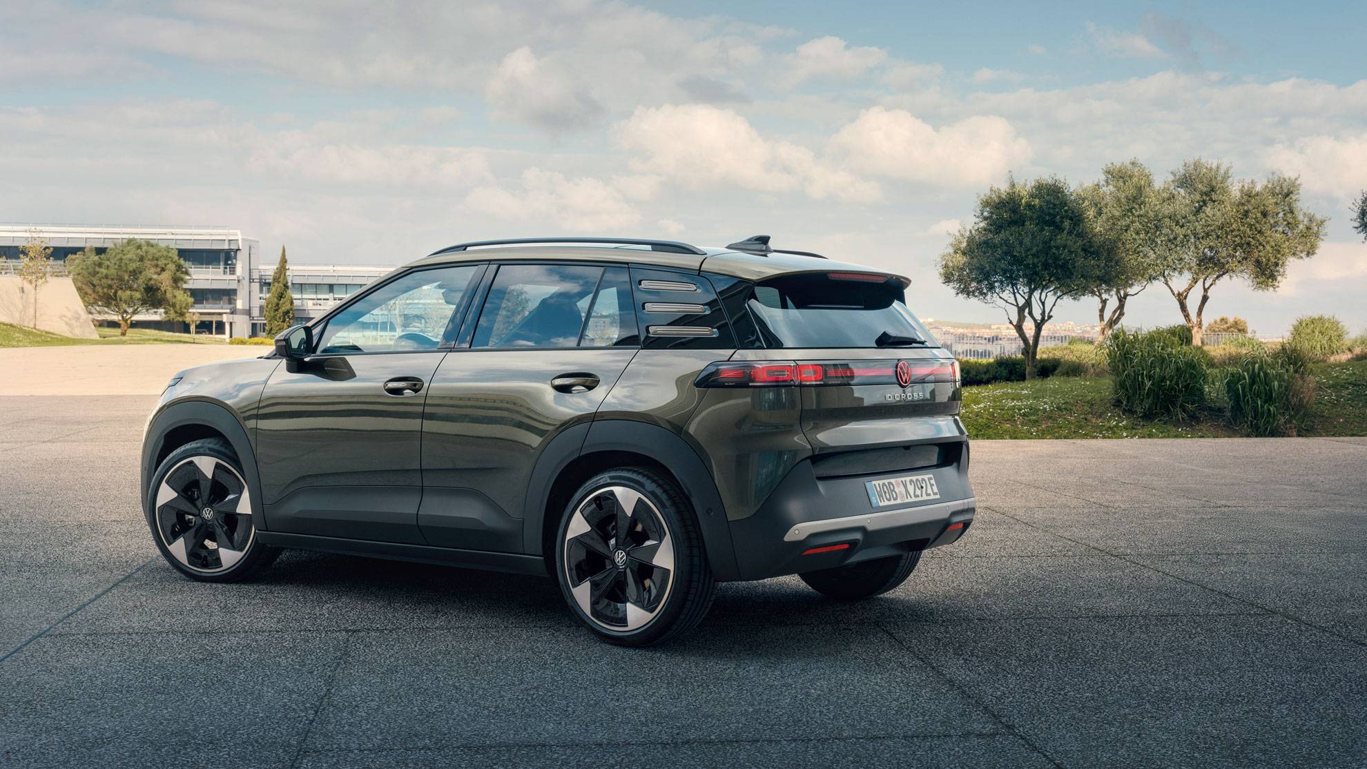 ID-Cross-Rear