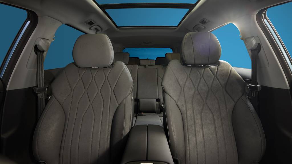 TIGGO 8 Interior Front seats in grey with a textured upholstery