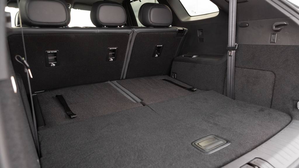 Chery TIGGO 9 interior boot space with 3rd row of seats folded down