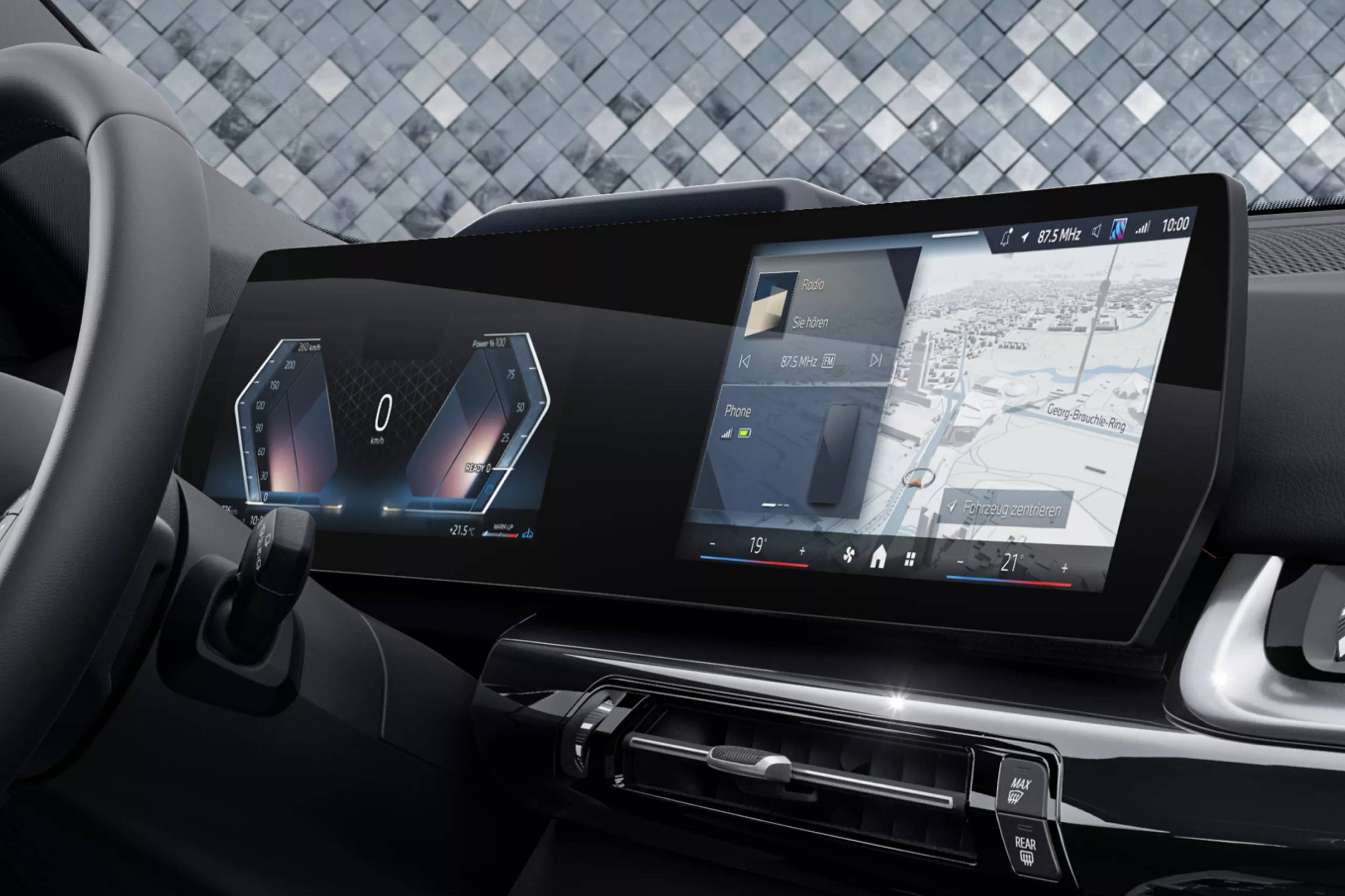 u11-ice_interior_bmw-curved-display_3to2