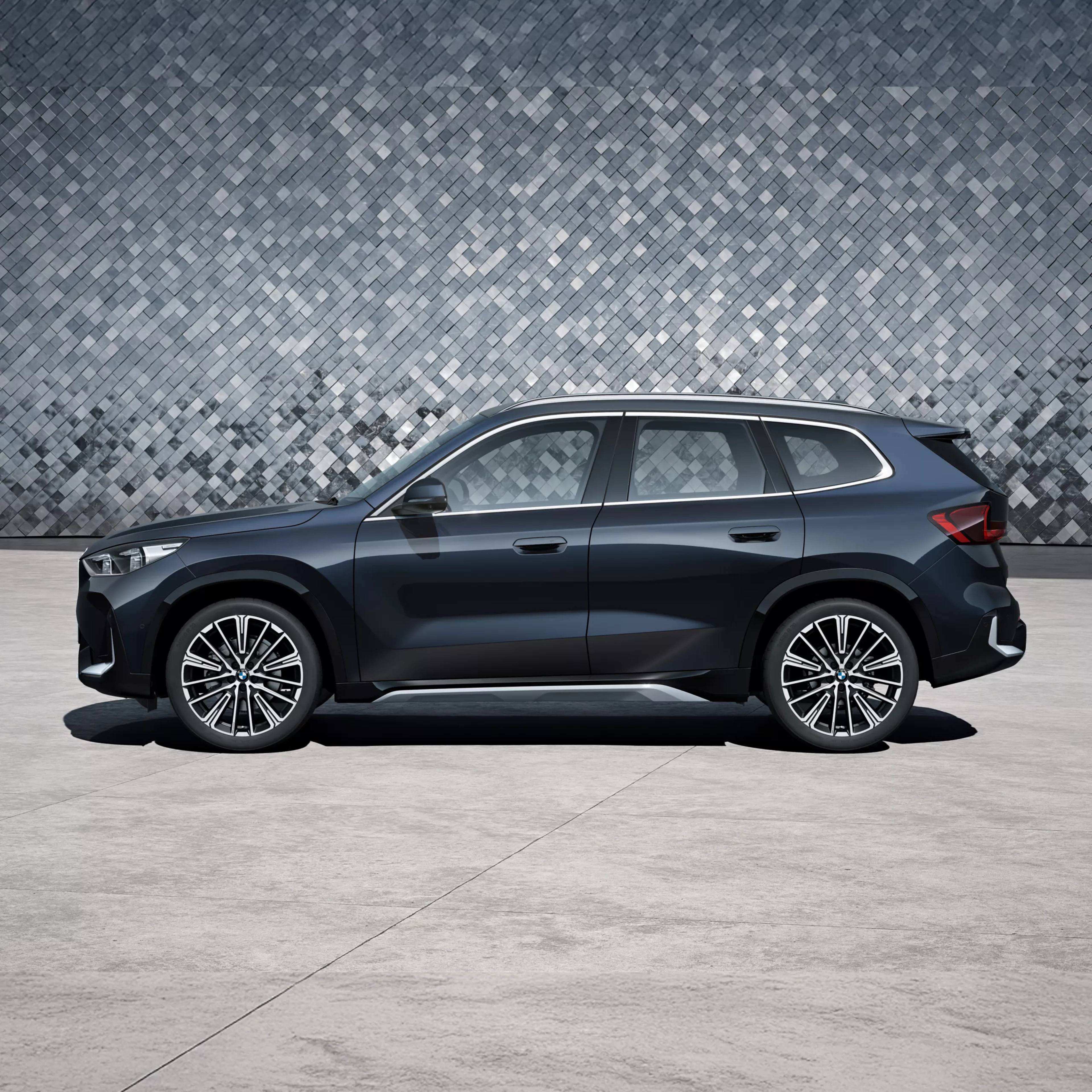 u11-ice_exterior_highlight_side-view-wheelbase