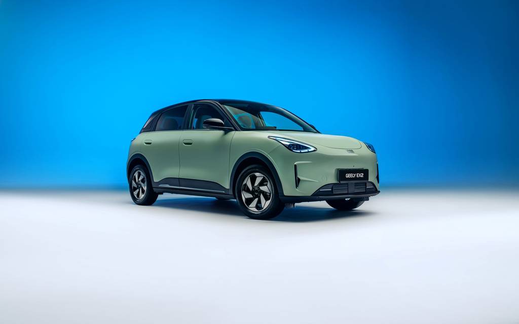 Geely EX2 front three quarters in green with a blue gradient background