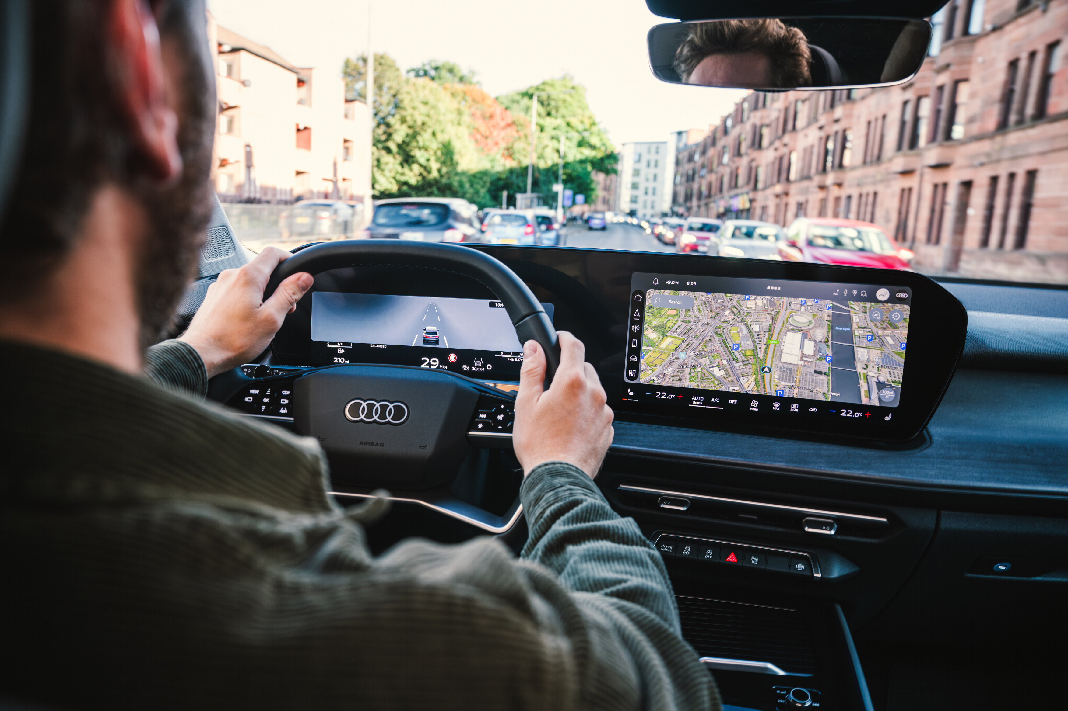 q3 sportback interior satnav while being driven
