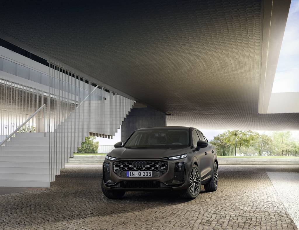 Q3 Sportback parked front view