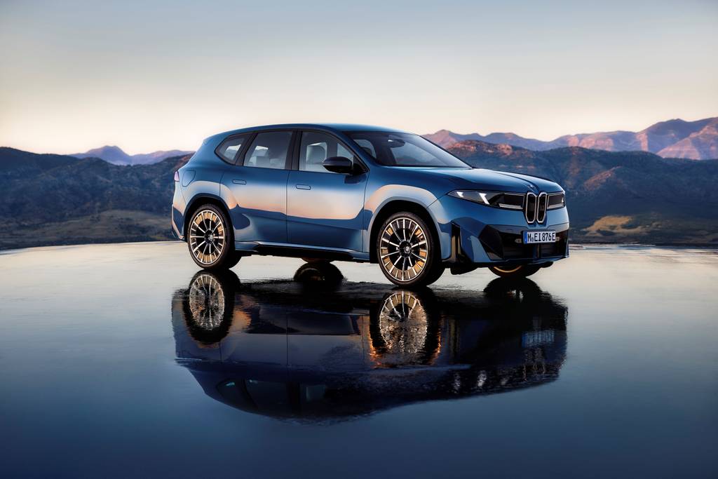 P90615638_highRes_the-new-bmw-ix3-50-x