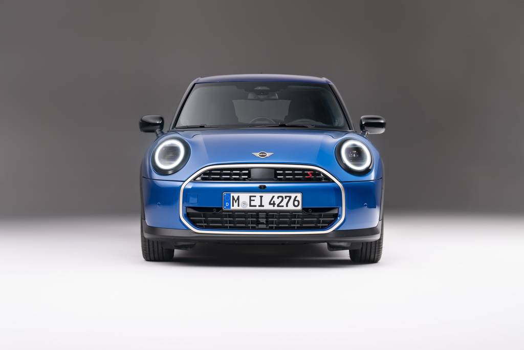 The all-new electric MINI Aceman | Sytner MINI