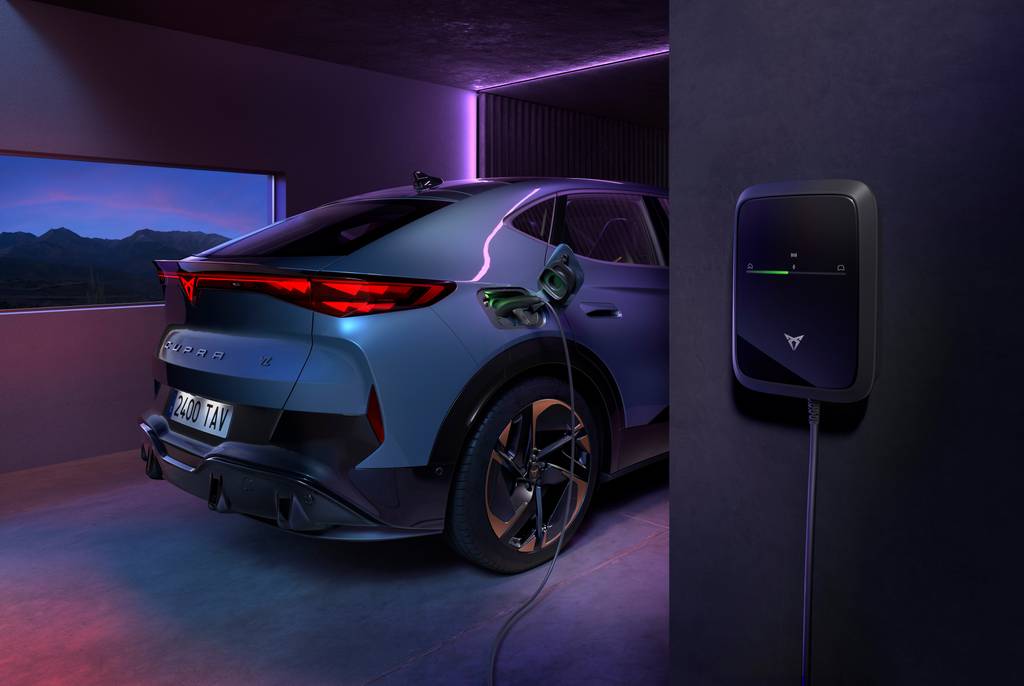 CUPRA Tavascan VZ with the CUPRA Charger 2025