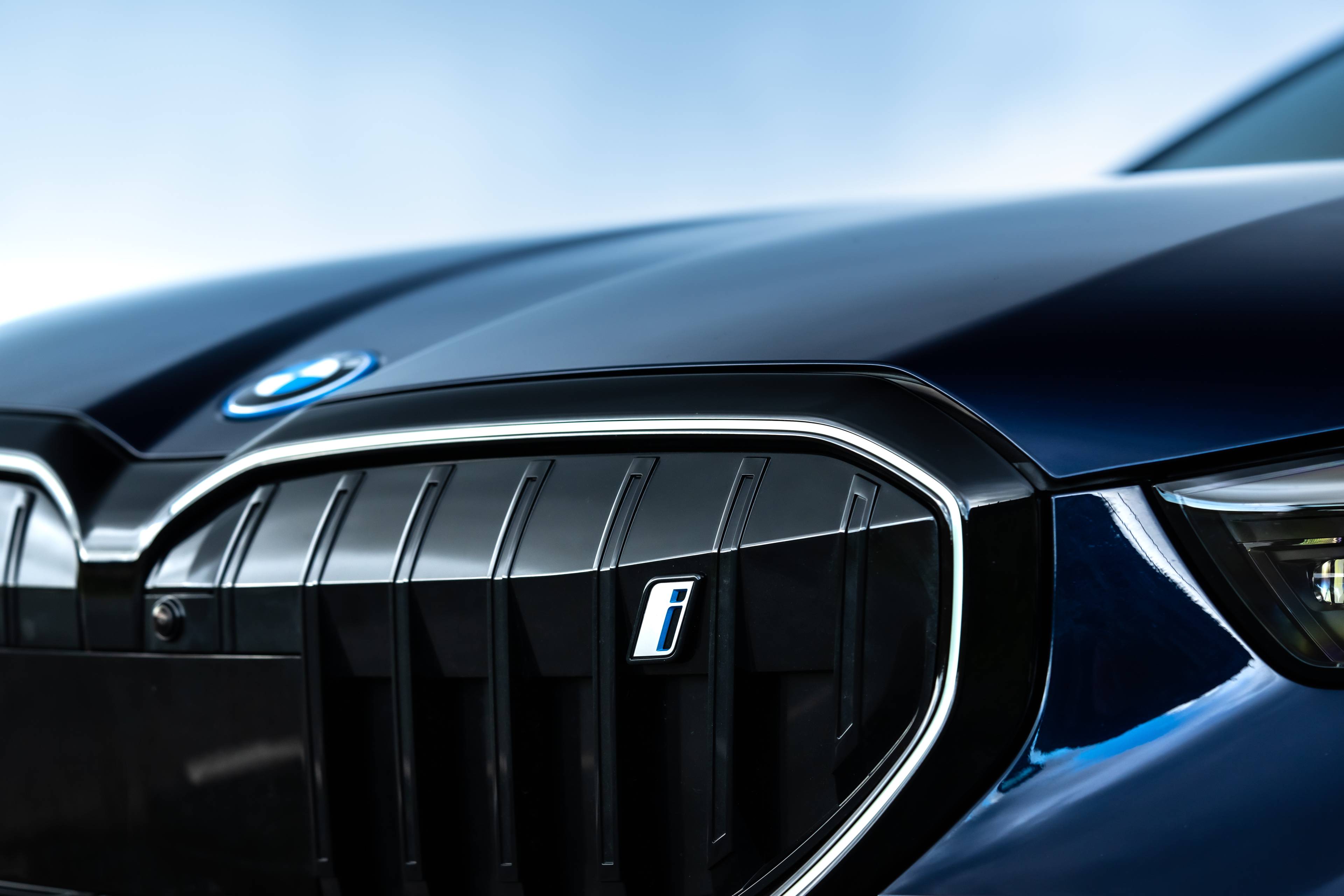 P90528668_highRes_bmw-i5-edrive40