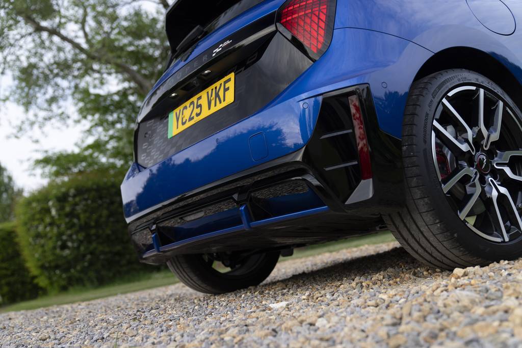 The-MINI-John-Cooper-rear-wheels