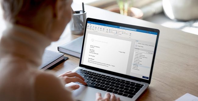 feature-legal-document-customisation