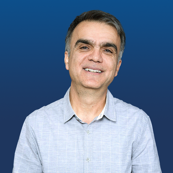 Vahdat Dastpak