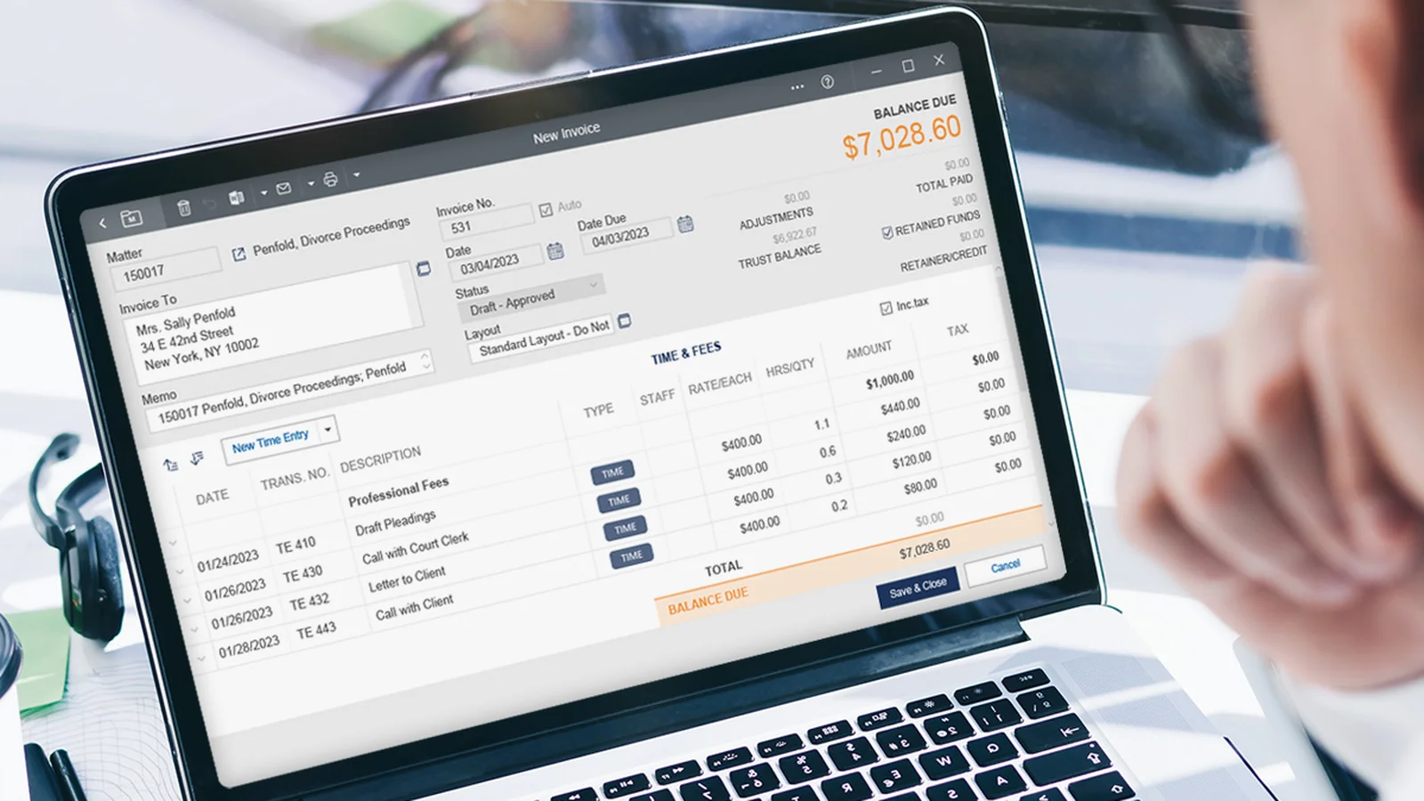 LegalAcct-OverShoulder