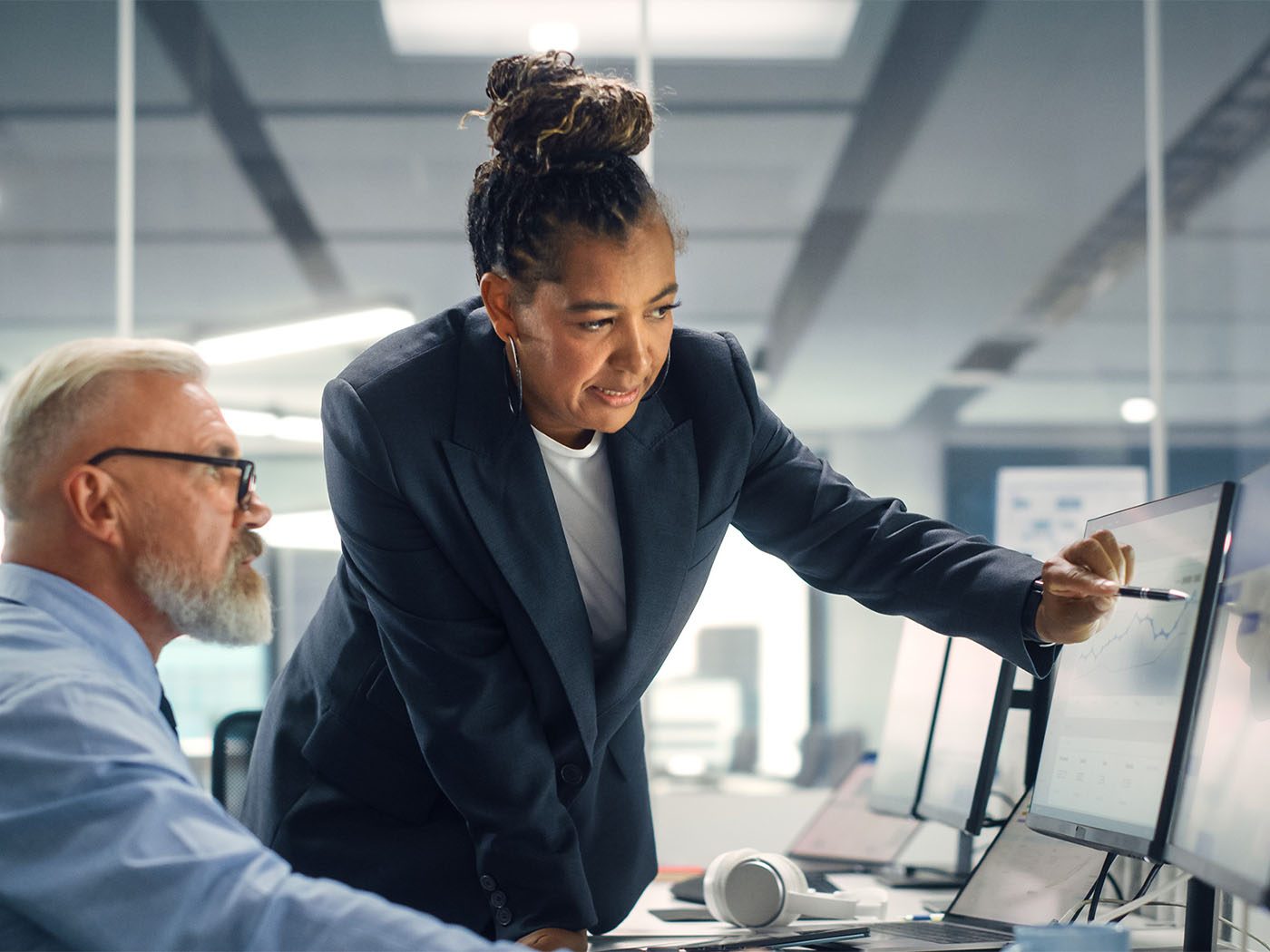 Woman Man Computer-0001-1400x1050