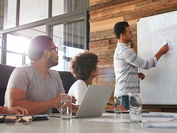 Office Meeting-0003-1400x1050