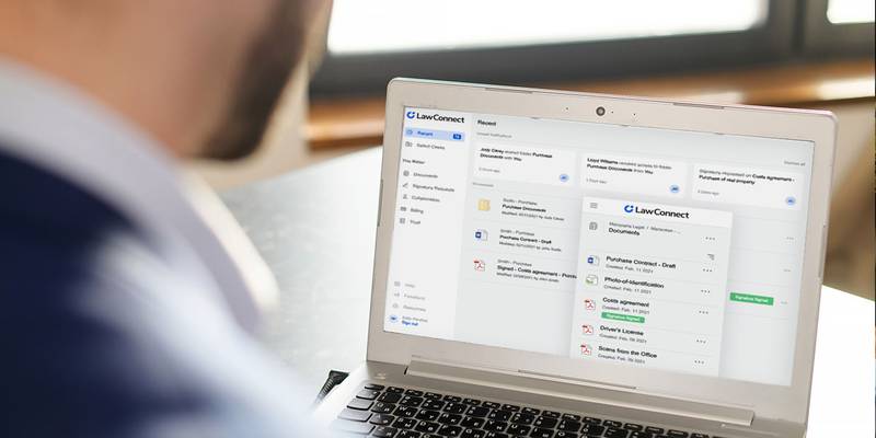 lawyer using LawConnect’s Integration with LEAP