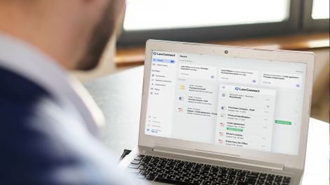 lawyer using LawConnect’s Integration with LEAP