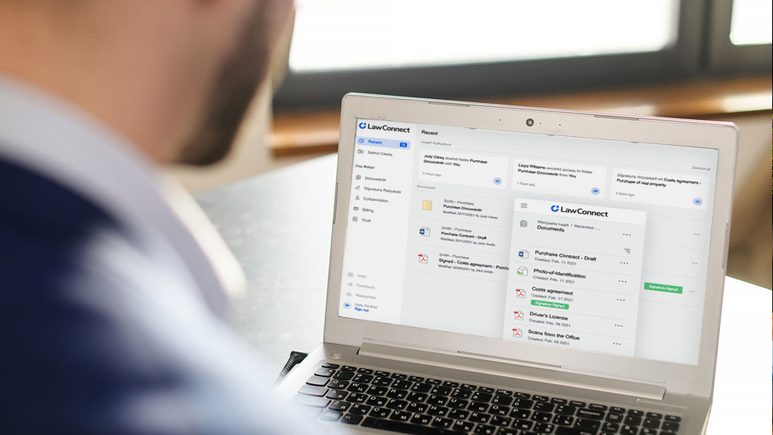 lawyer using LawConnect’s Integration with LEAP
