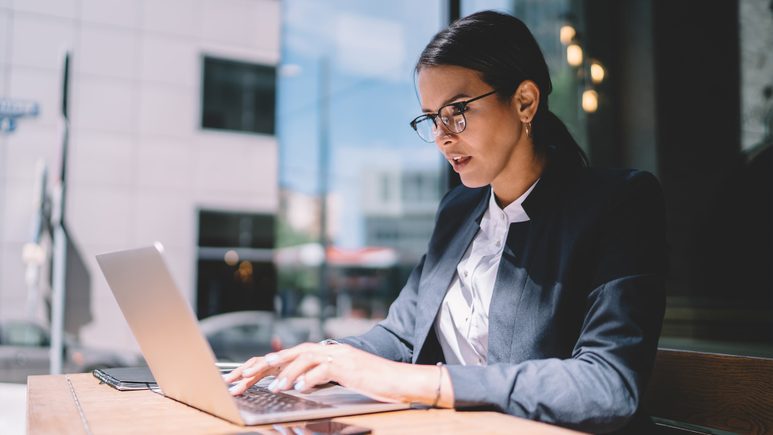 lawyer using cloud-based legal software