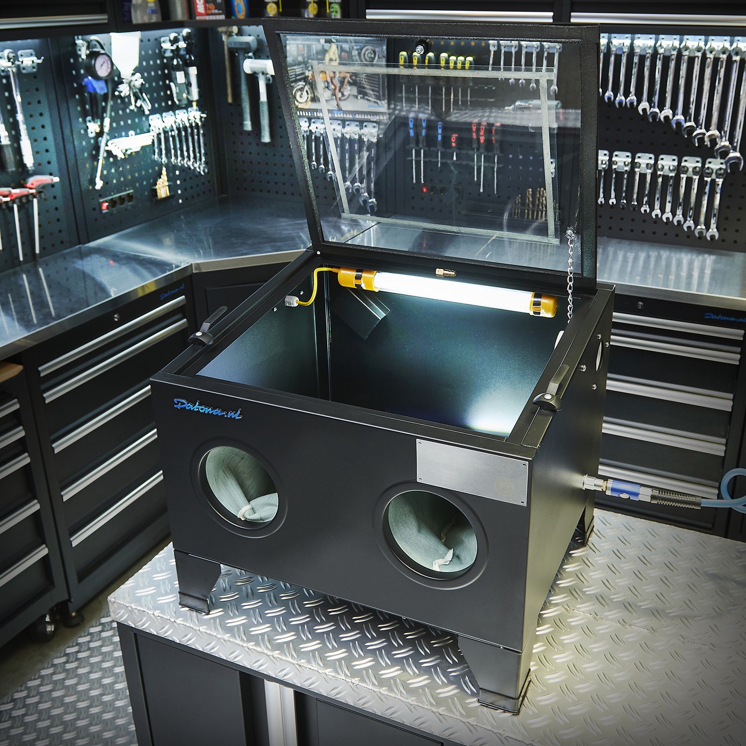 Utiliser une cabine ou une chaudière de sablage : que choisir ? Banner